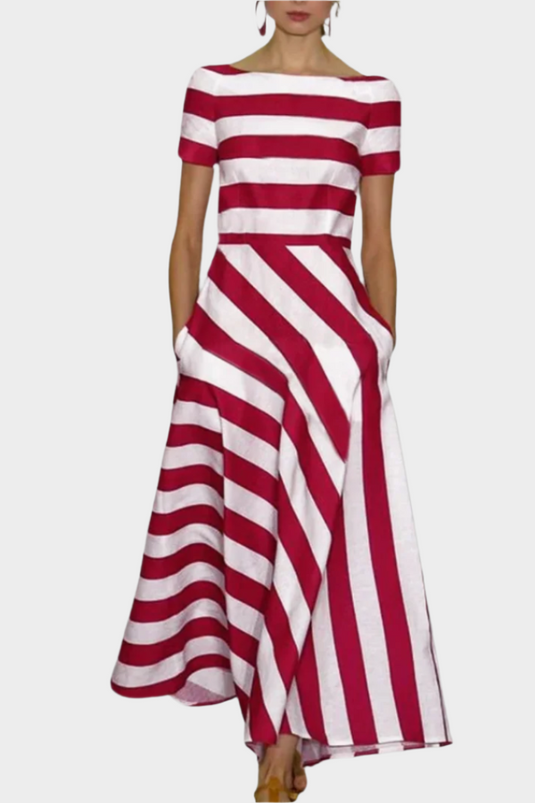 Robe longue élégante avec rayures et manches courtes