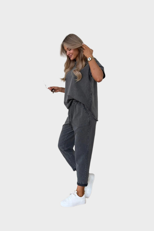 Ensemble décontracté avec t-shirt et pantalon de jogging