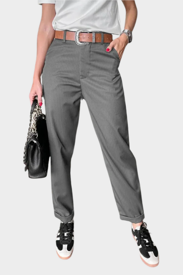 Pantalon élégant avec coutures