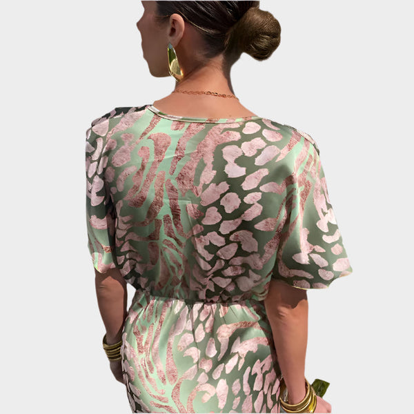 Robe avec texture brillante