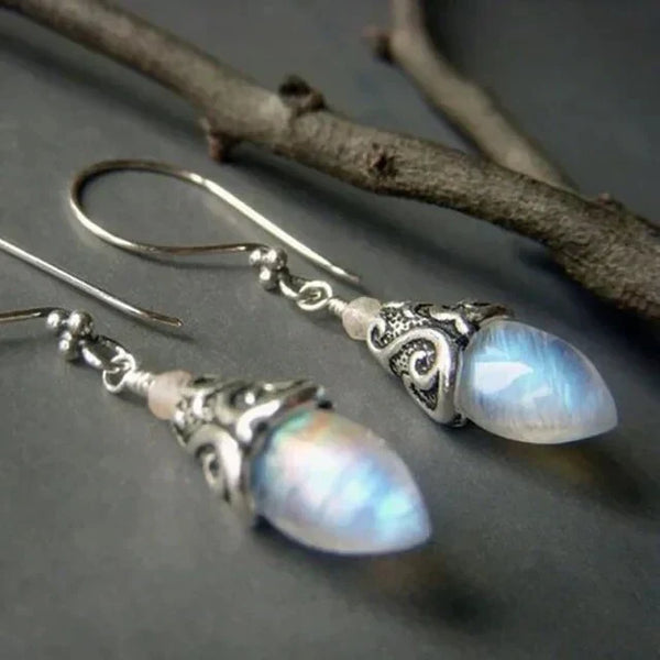 Boucles d'oreilles pendantes en pierre de lune antique | Or blanc
