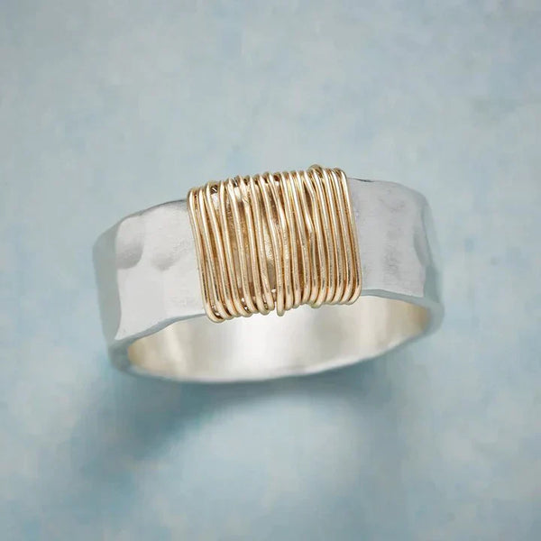 Bague en argent à fils dorés antiques | Or blanc