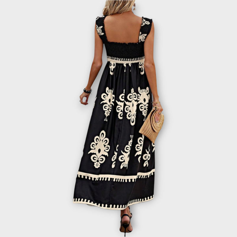 Robe de plage élégante avec encolure carrée