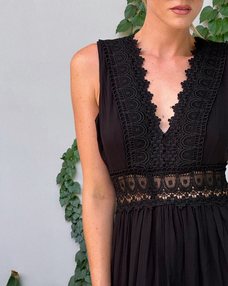 Eleni | Robe élégante avec dentelle et col en V