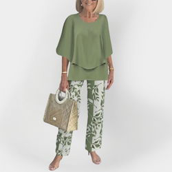 Ensemble élégant avec haut et pantalon confortables