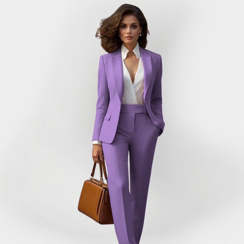 Costume élégant pour femme
