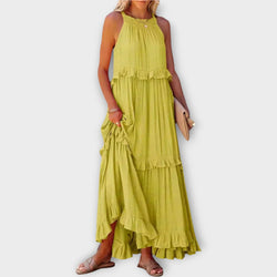 Robe à fines bretelles et ligne élégante