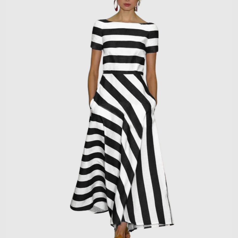 Robe longue élégante avec rayures et manches courtes