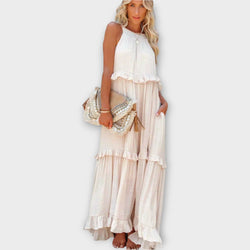 Robe à fines bretelles et ligne élégante