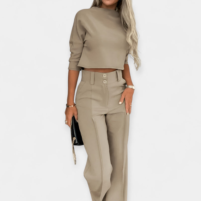 Ensemble crop top et pantalon