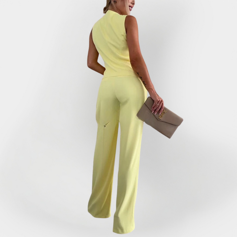 Ensemble pantalon élégant avec haut sans manches