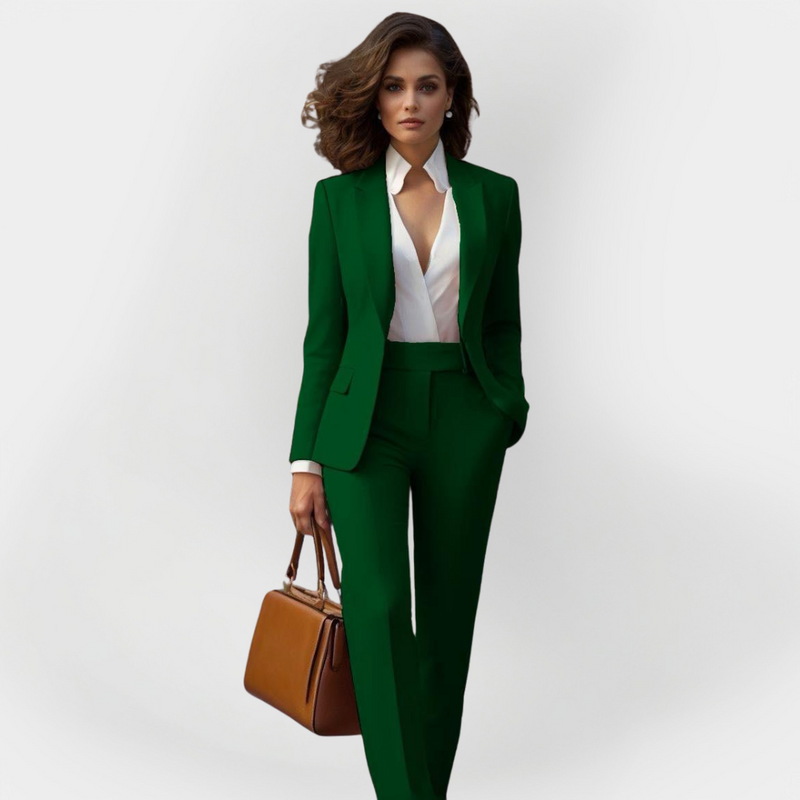 Costume élégant pour femme