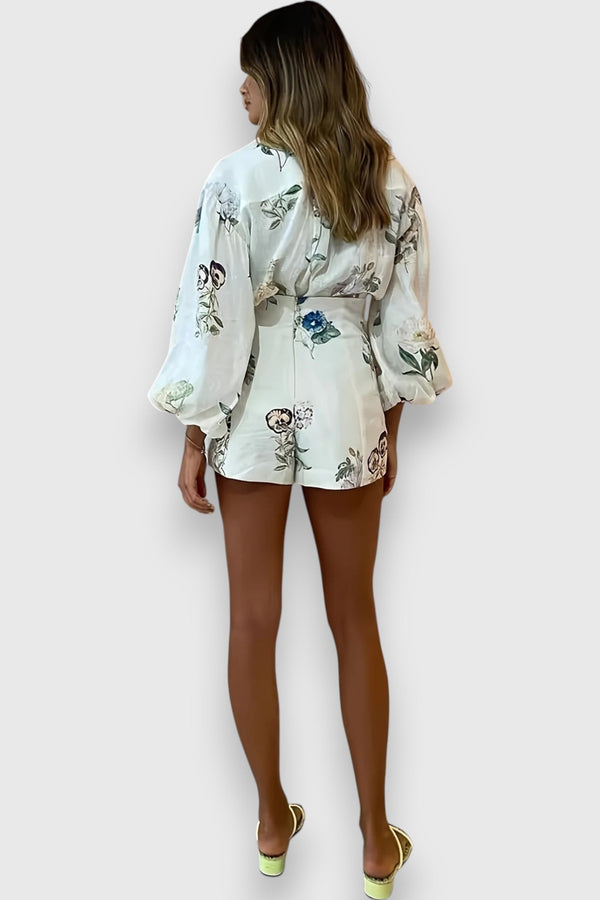 Ensemble deux pièces avec motif floral vibrant