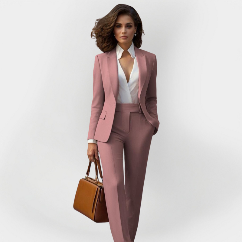 Costume élégant pour femme