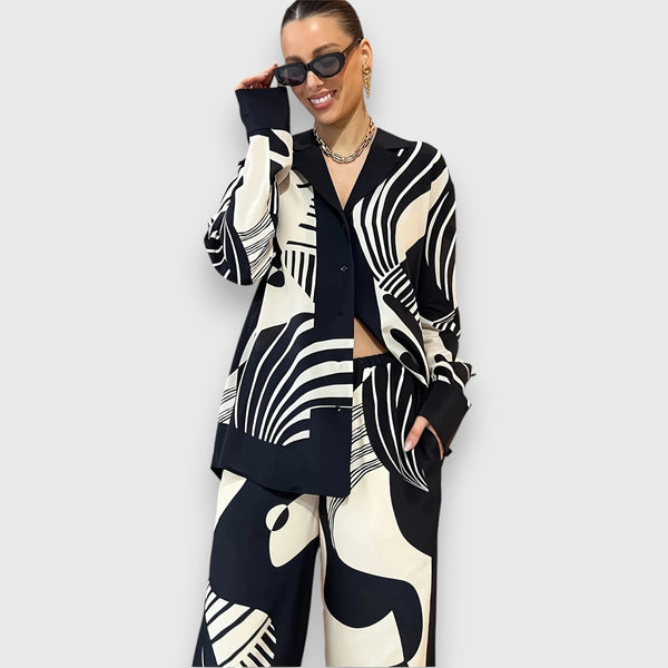 Ensemble deux pièces avec design géométrique élégant