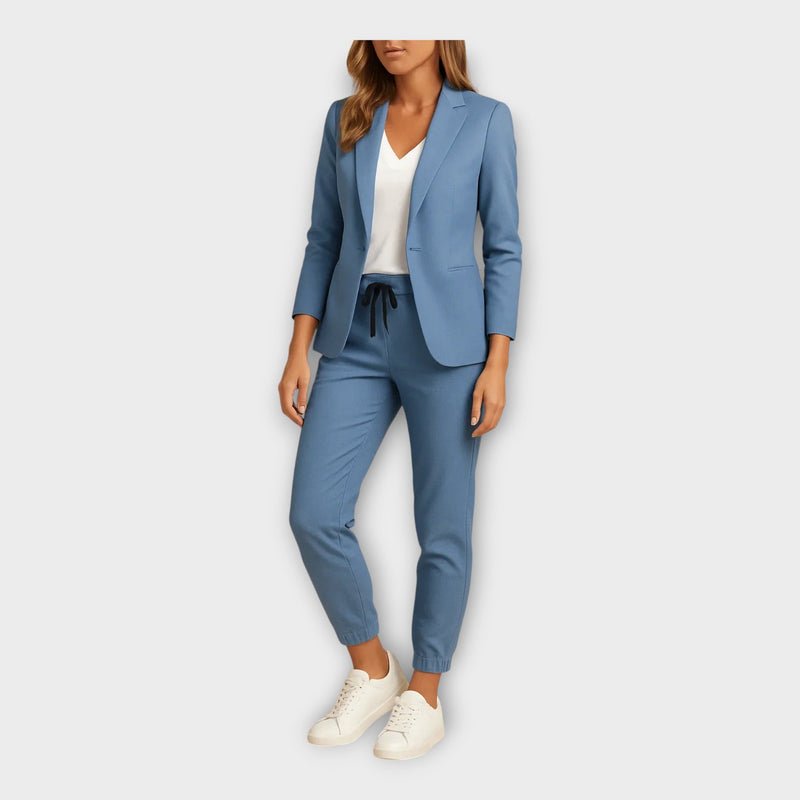 Costume femme avec blazer et pantalon jogger