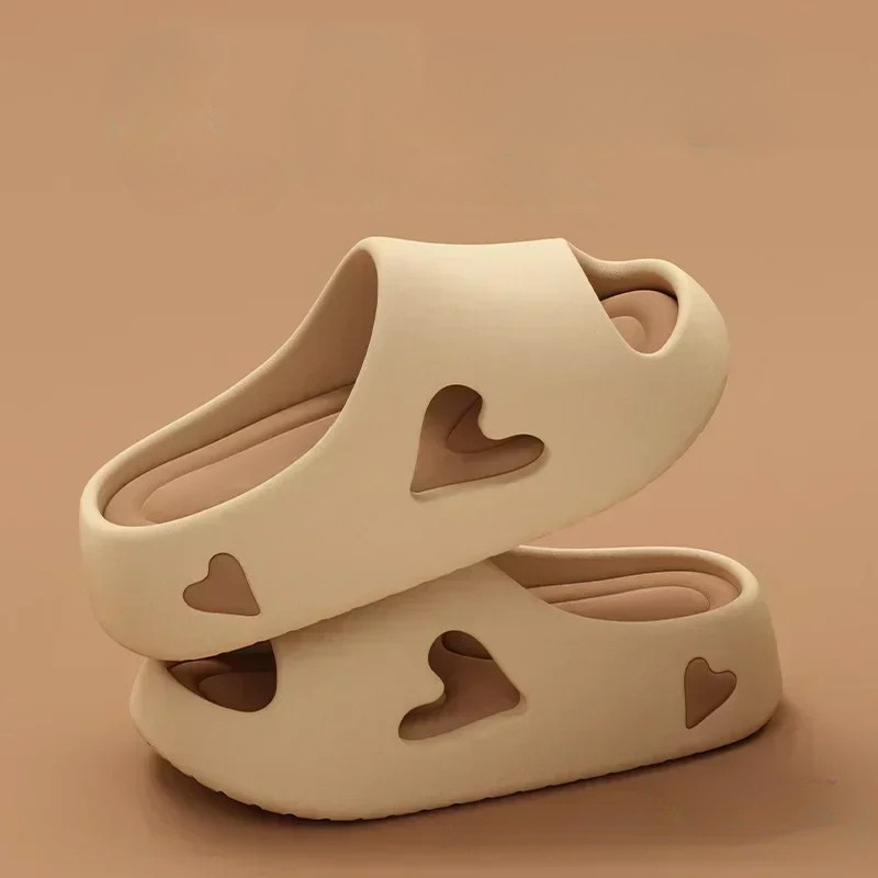 Ellery | Mignonnes tongs cœur