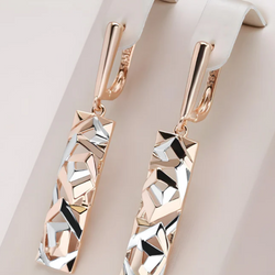 Boucles d'oreilles longues plaquées or rose avec gravures