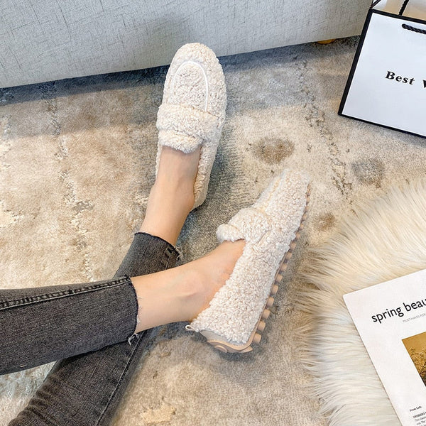 Chaussures plates en peluche Luna™