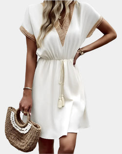 Robe bohème romantique avec ceinture et encolure en V
