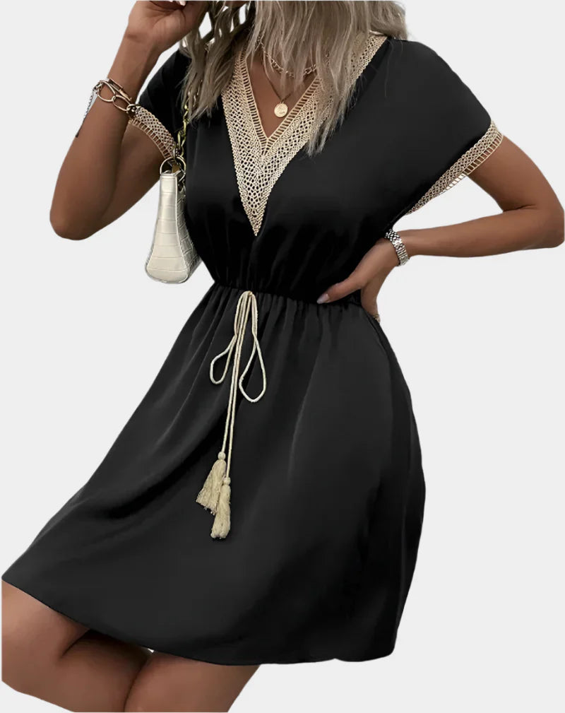 Robe bohème romantique avec ceinture et encolure en V