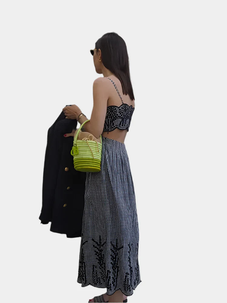 Robe avec motif à carreaux traditionnel
