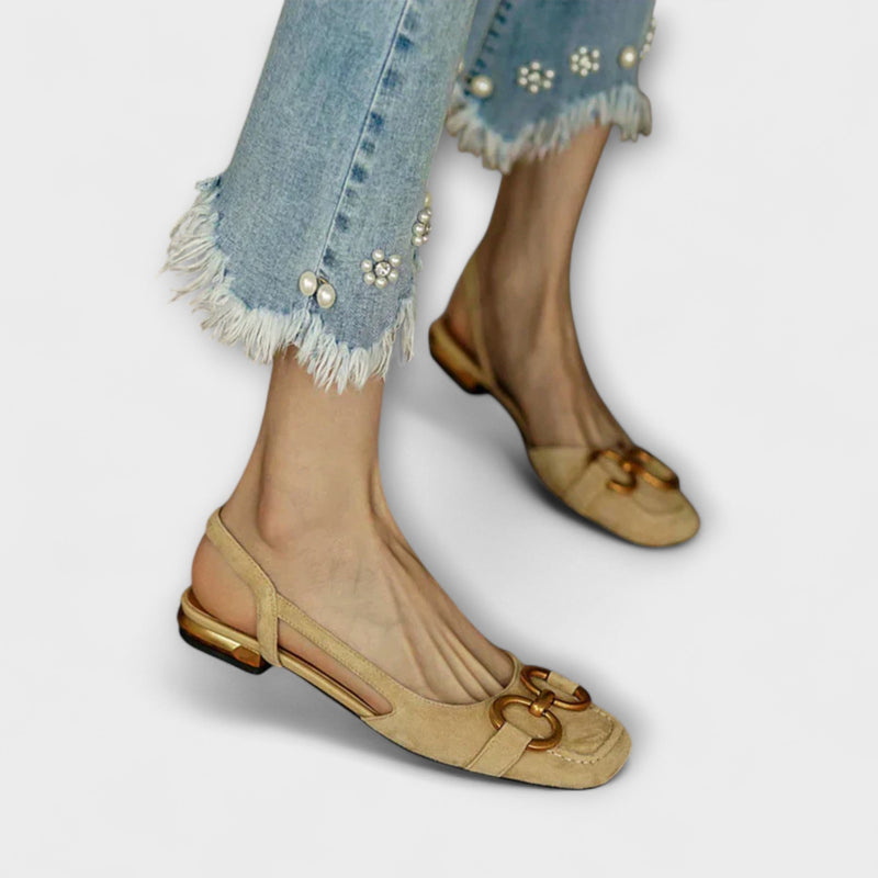 Sandale avec boucle à fermoir