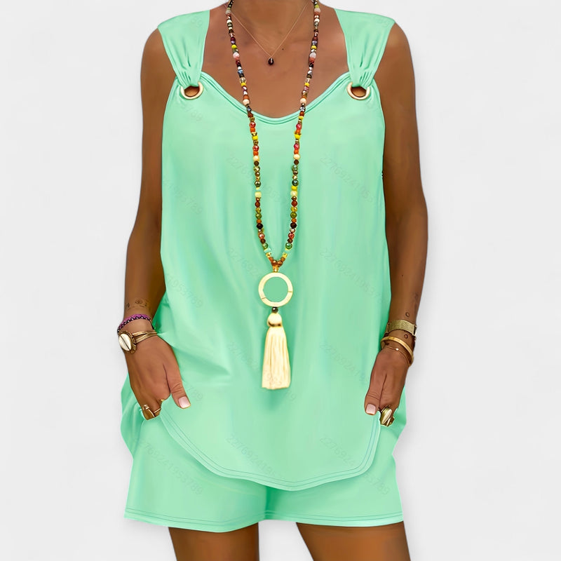 Ensemble blouse sans manches et short