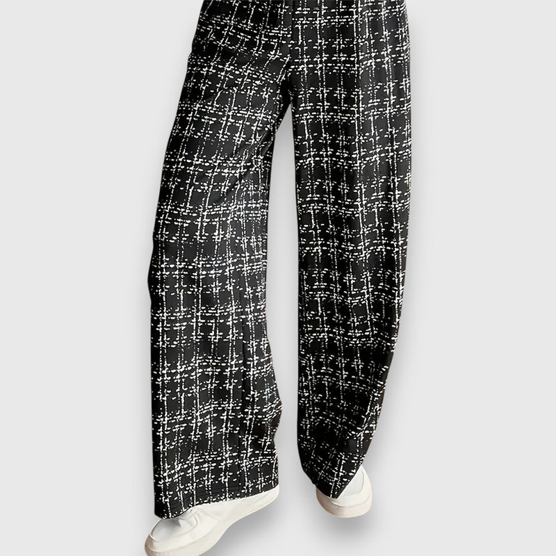 Ensemble deux pièces avec col en V et pantalon assorti