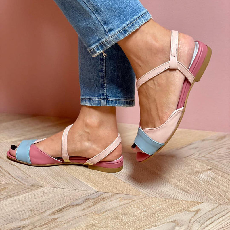 Ellela™ | Sandales roses asymétriques avec blocs de couleur