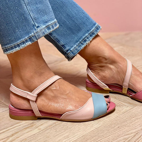 Ellela™ | Sandales roses asymétriques avec blocs de couleur
