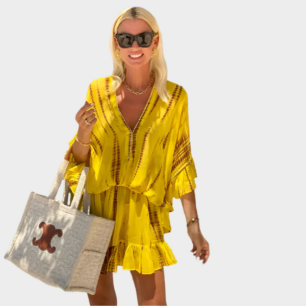 Robe courte avec taille haute et col en V