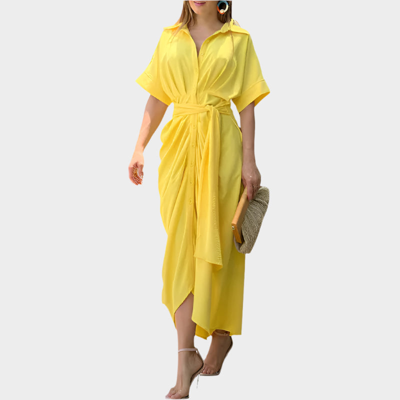 Robe avec col à volants et ligne élégante