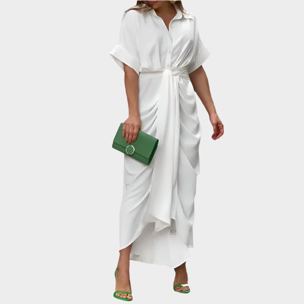 Robe avec col à volants et ligne élégante