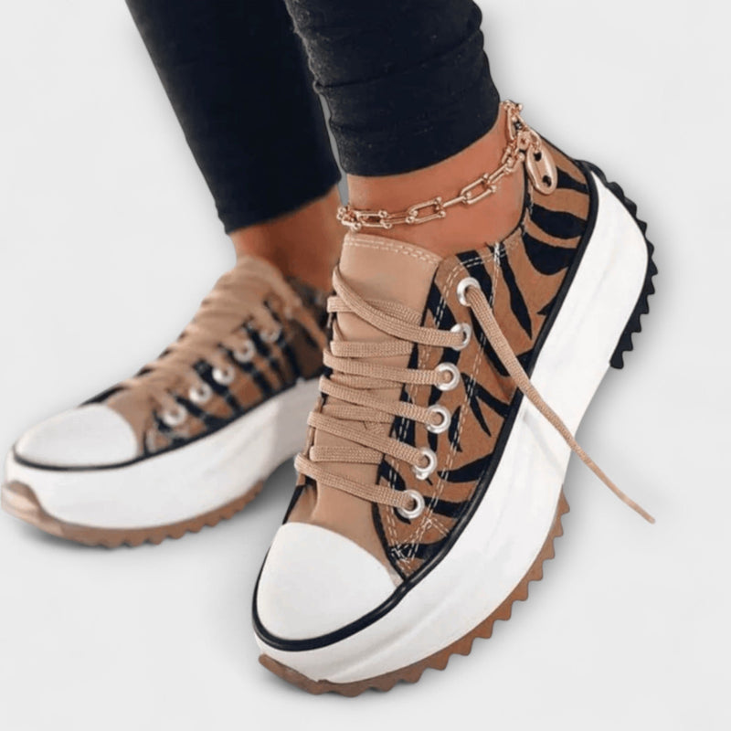 Jinky - Chaussures au design moderne à plateau
