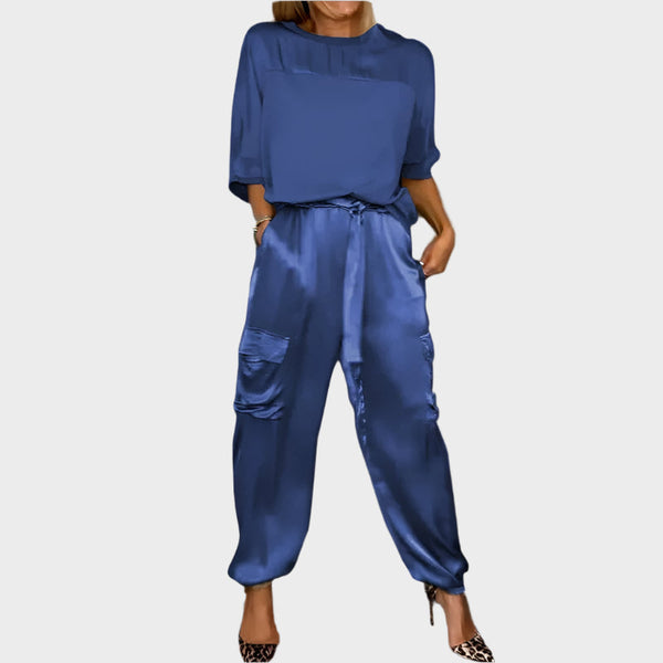 Ensemble en satin avec blouse décontractée et pantalon cargo